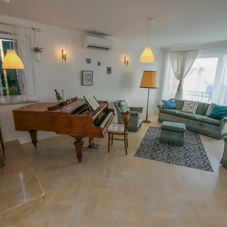 Eco Eclectic With Pool