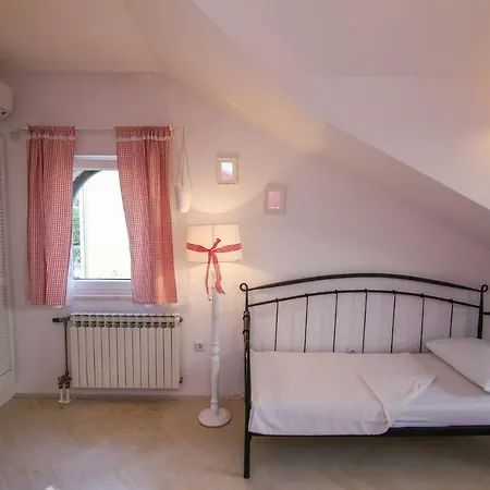 别墅 Eco Eclectic With Pool