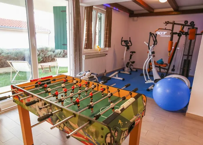 Eco Eclectic With Pool فيلة