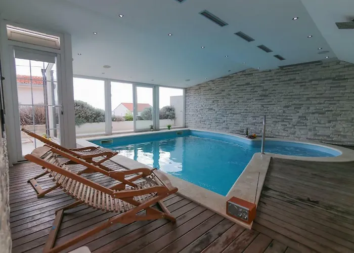 Eco Eclectic With Pool سولين