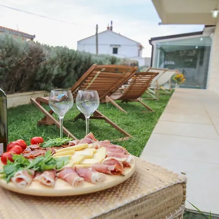 Villa Eco Eclectic With Pool Solin