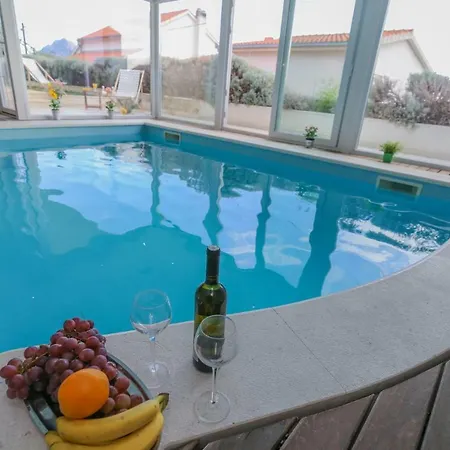 Βίλα Eco Eclectic With Pool Σολίν