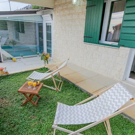 Βίλα Eco Eclectic With Pool Σολίν