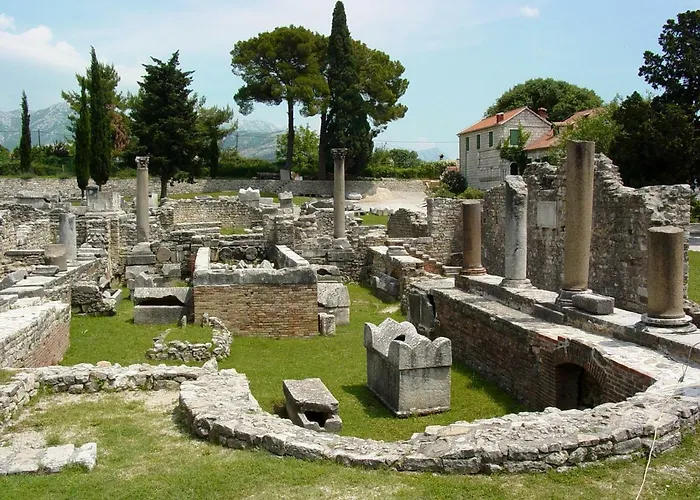 Willa Eco Eclectic With Pool Solin