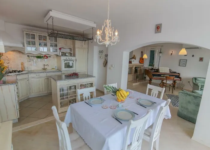 Eco Eclectic With Pool *