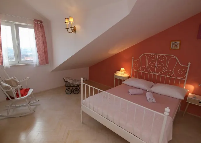 Willa Eco Eclectic With Pool Solin