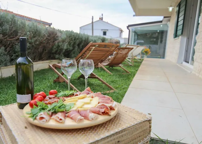 Willa Eco Eclectic With Pool Solin