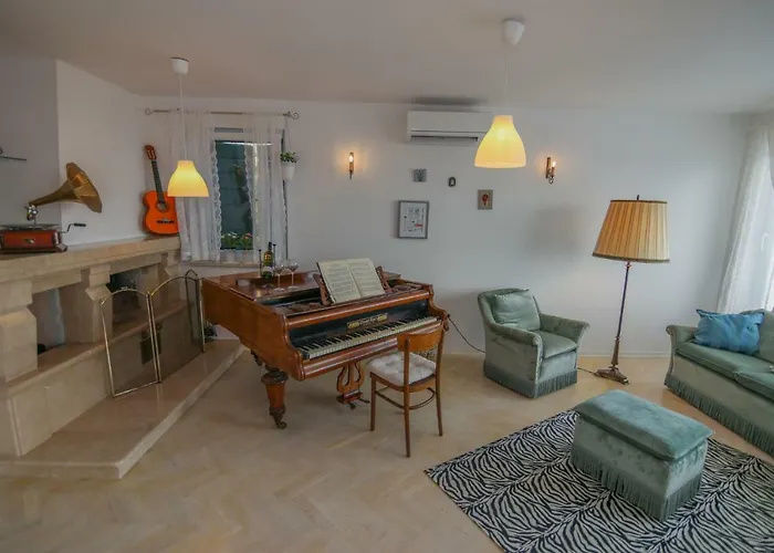 Willa Eco Eclectic With Pool Solin